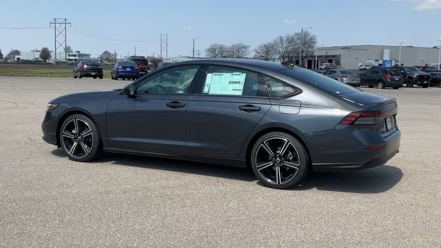 New 2026 Meteorite Gray Metallic Honda SE image 6