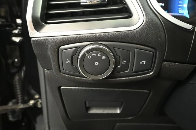 Used 2016 Black Ford Titanium image 23