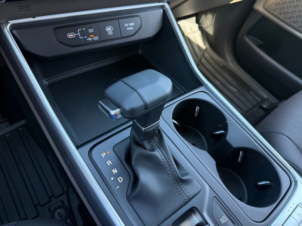 New 2026 Snow White Pearl Kia LXS image 29
