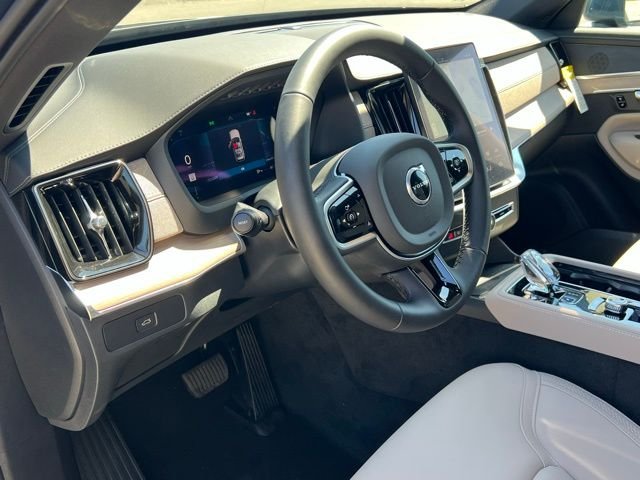 2025 Volvo XC90 Core - Photo 18