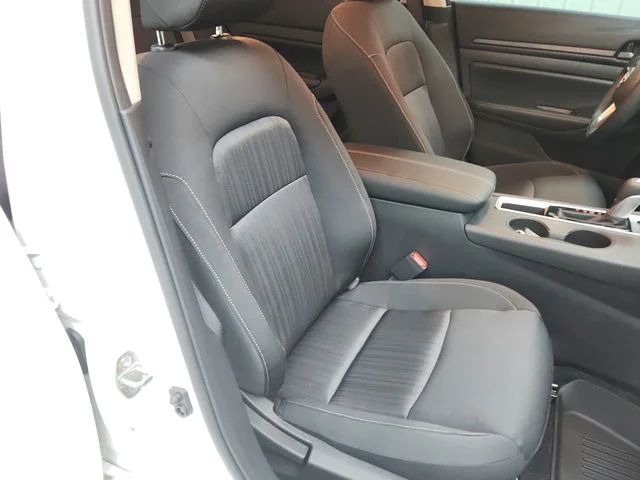 New 2026 White Nissan 2.5 SV image 33