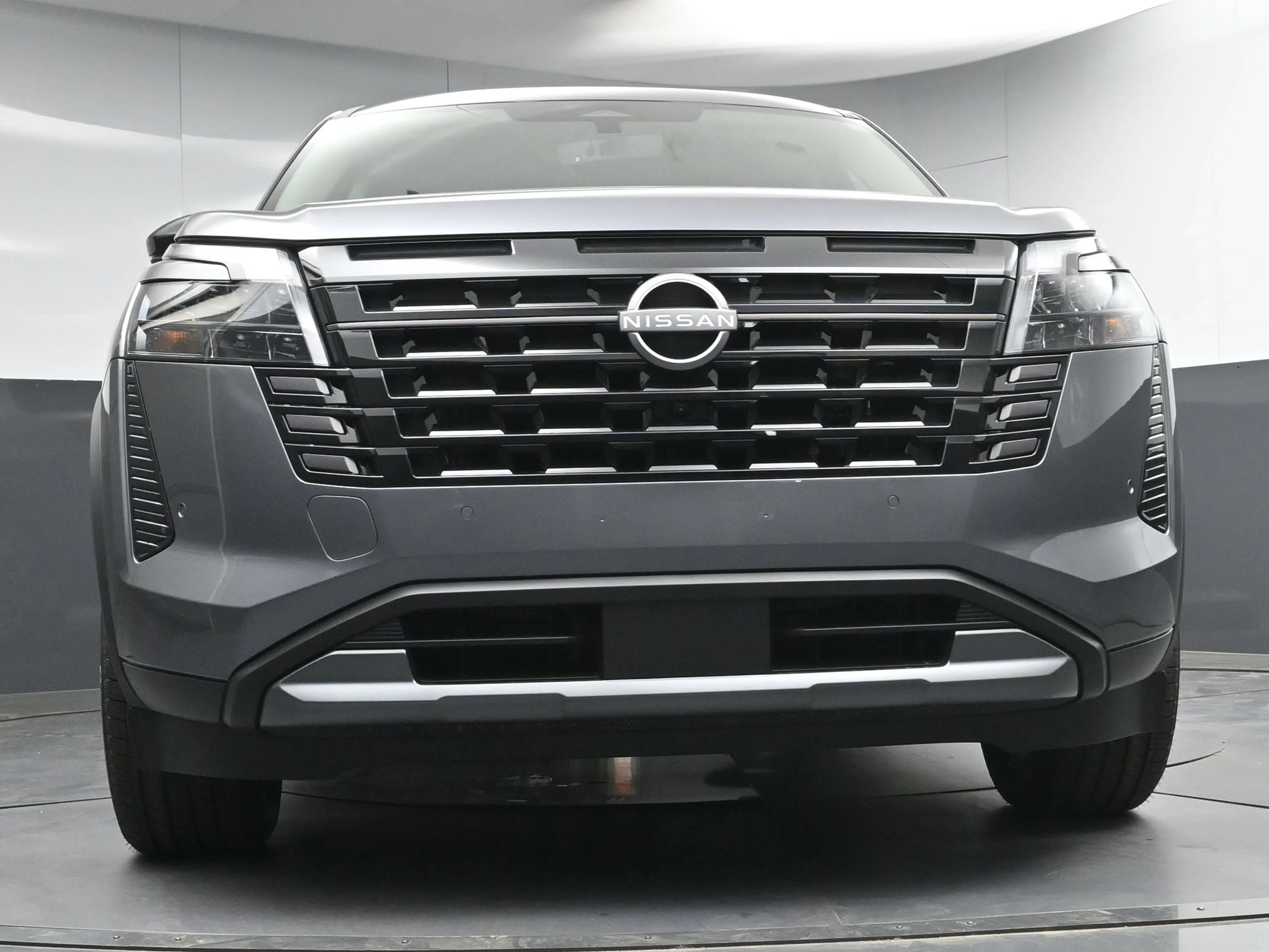 New 2026 Gun Metallic Nissan Platinum image 24