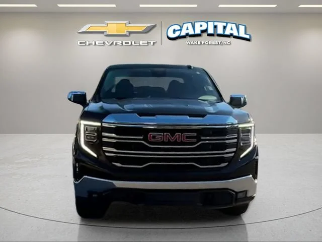 Used 2025 Onyx Black GMC SLT image 9