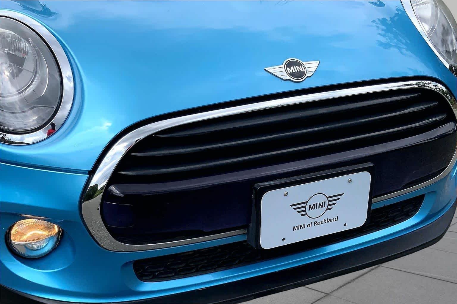Used 2016 Electric Blue Metallic MINI  image 28