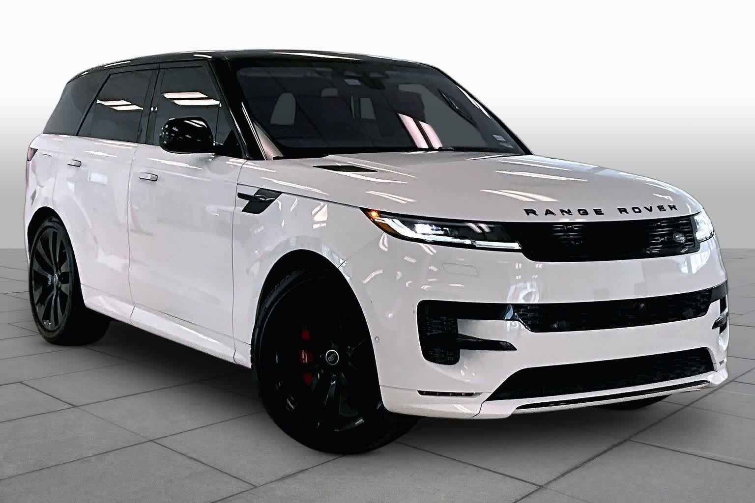 Used 2023 Fuji White Land Rover SE Dynamic image 2
