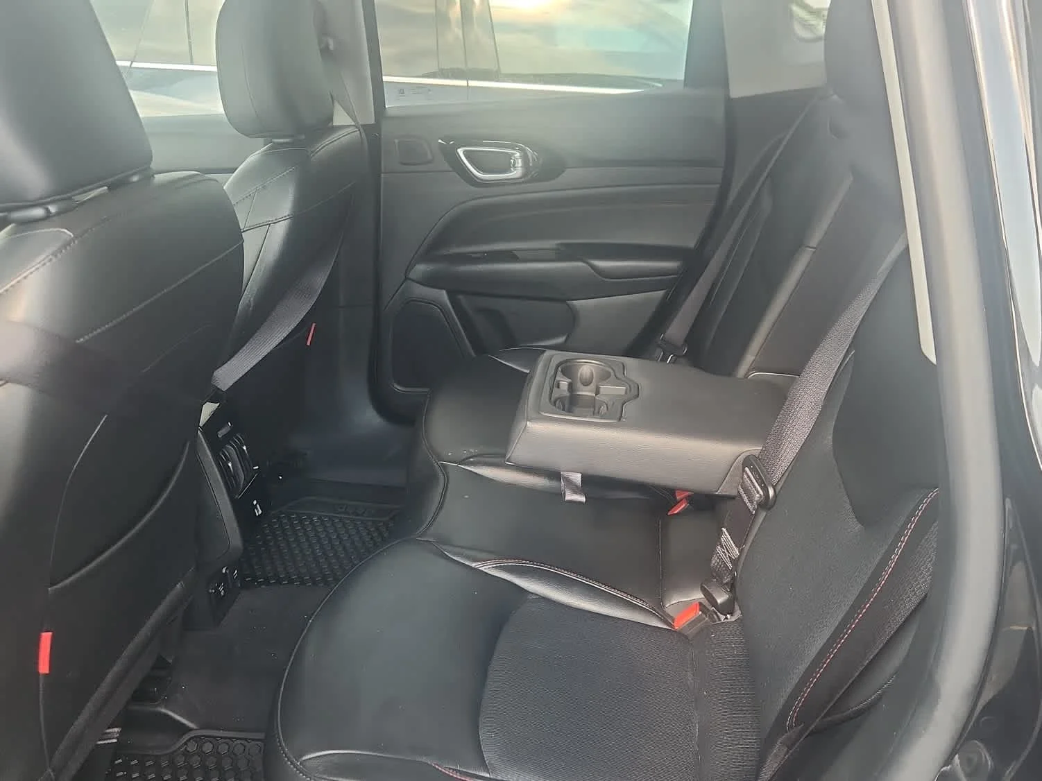 Used 2022 Diamond Black Crystal Pearlcoat Jeep Trailhawk image 7