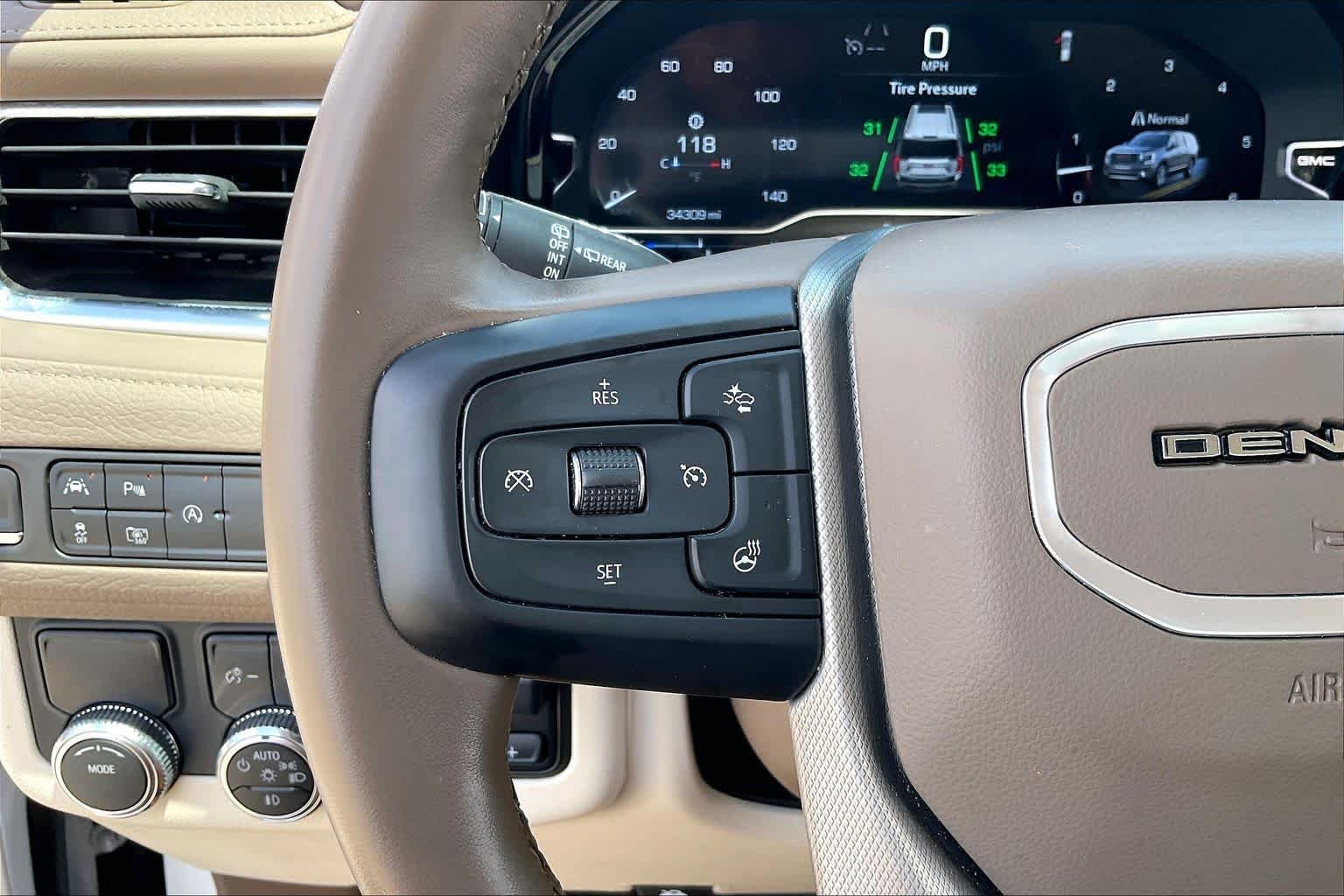 Used 2024 White Frost Tricoat GMC Denali image 22