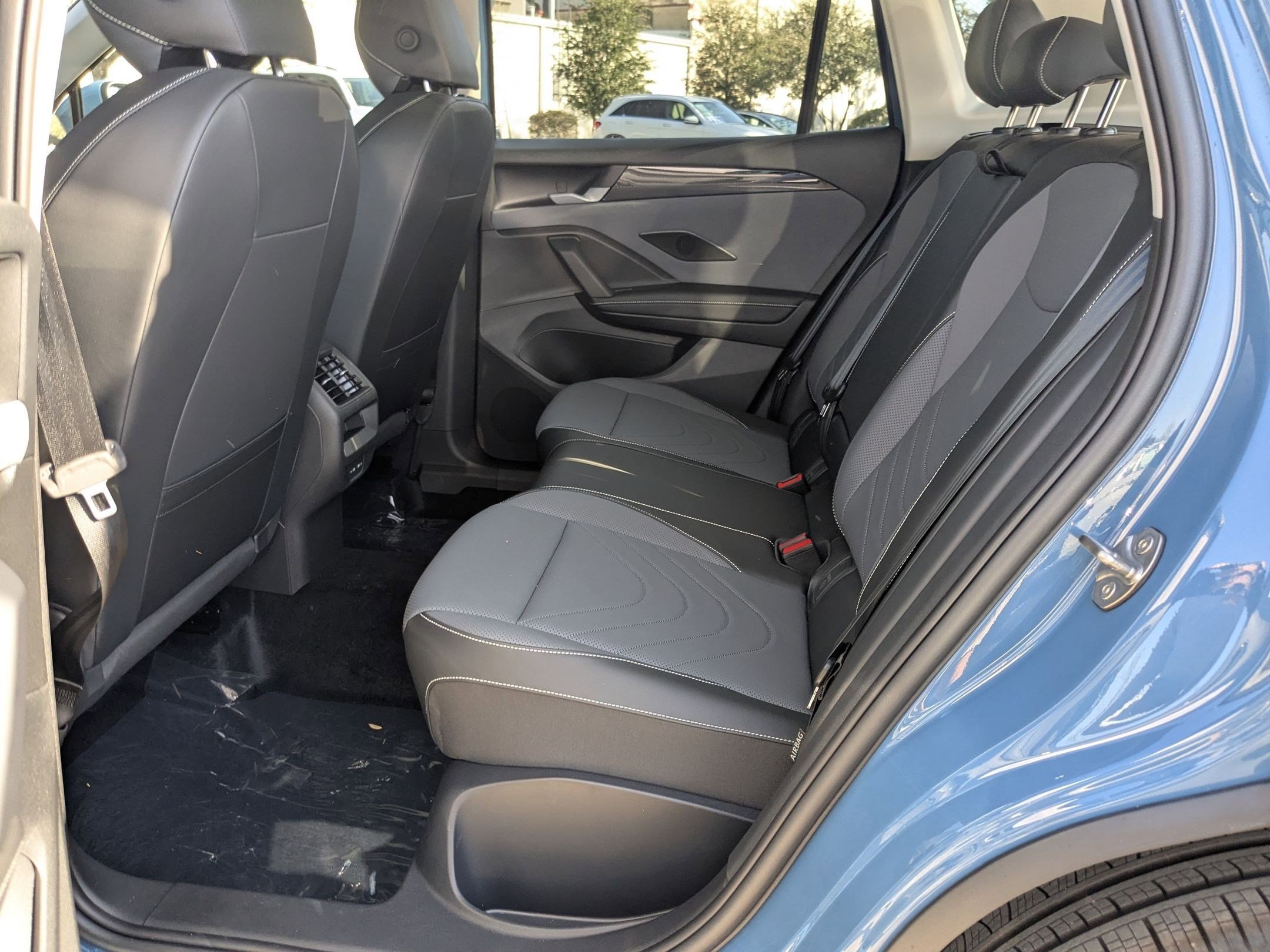 New 2026 Monterey Blue Pearl Volkswagen SE image 15