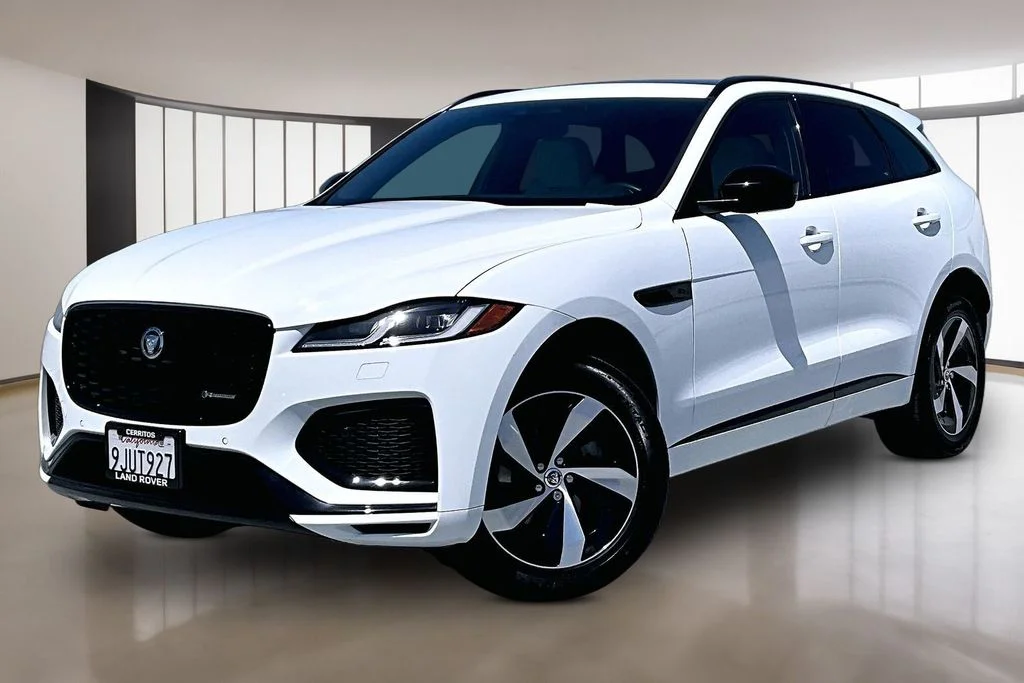 2024 Jaguar F-PACE P250 R-Dynamic S's photo