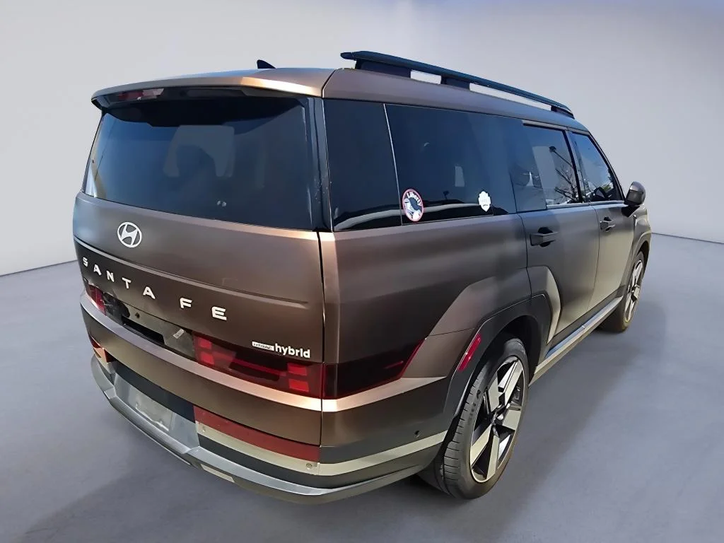 Used 2025 Earthy Brass Matte Hyundai Limited image 5