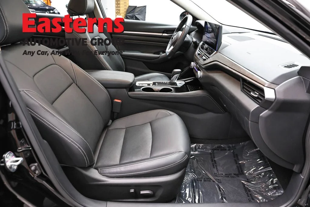 Used 2023 Black Nissan 2.5 SL image 24