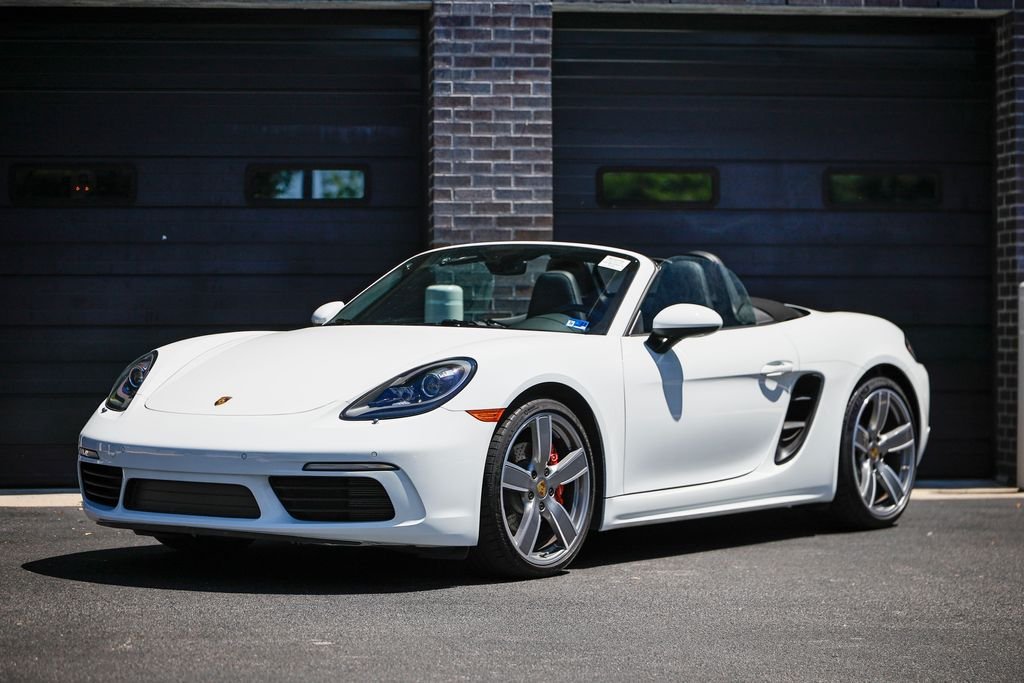 2025 Porsche 718 Boxster S's photo