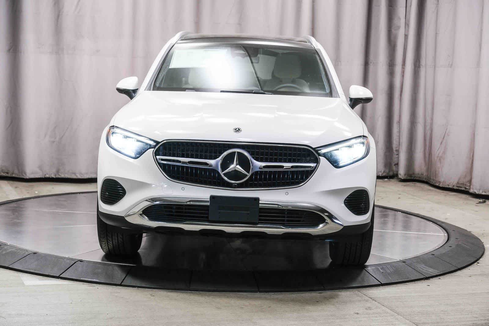 New 2026 Polar White Mercedes-Benz GLC 300 image 47
