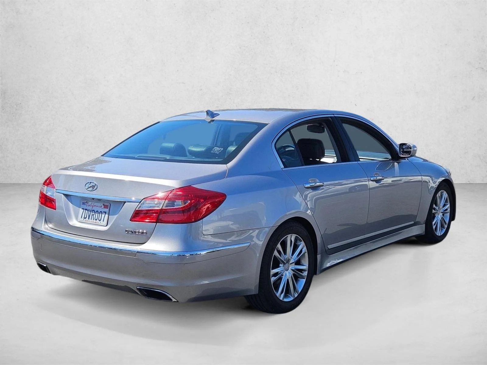 Used 2013 Titanium Gray Metallic Hyundai 3.8L image 5