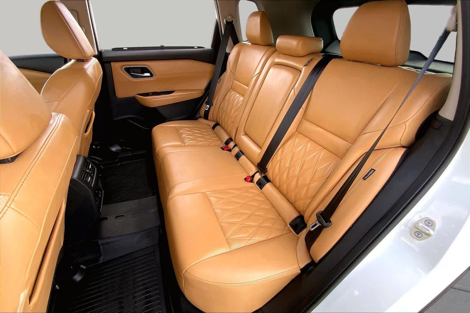 Used 2021 Pearl White Tricoat Nissan Platinum image 20