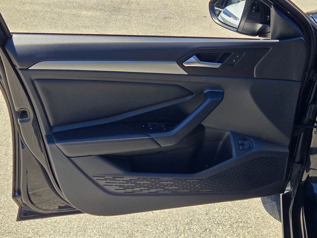 2024 Volkswagen Jetta SE - Photo 21