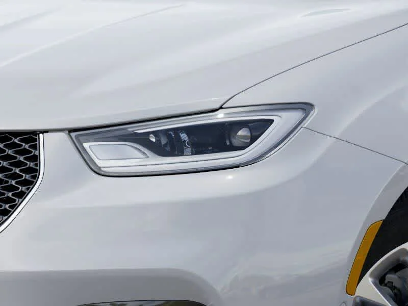 New 2026 Bright White Clear-Coat Exterior Paint Chrysler Select image 10