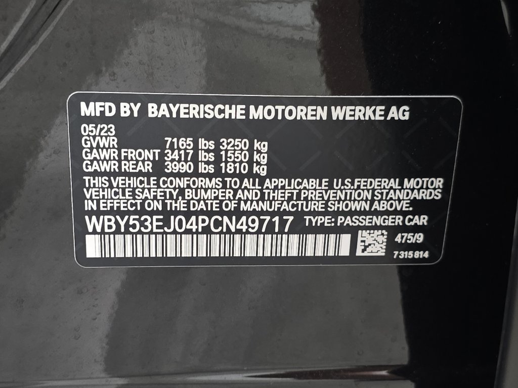 Certified Used 2023 Black Sapphire Metallic BMW xDrive60 image 34