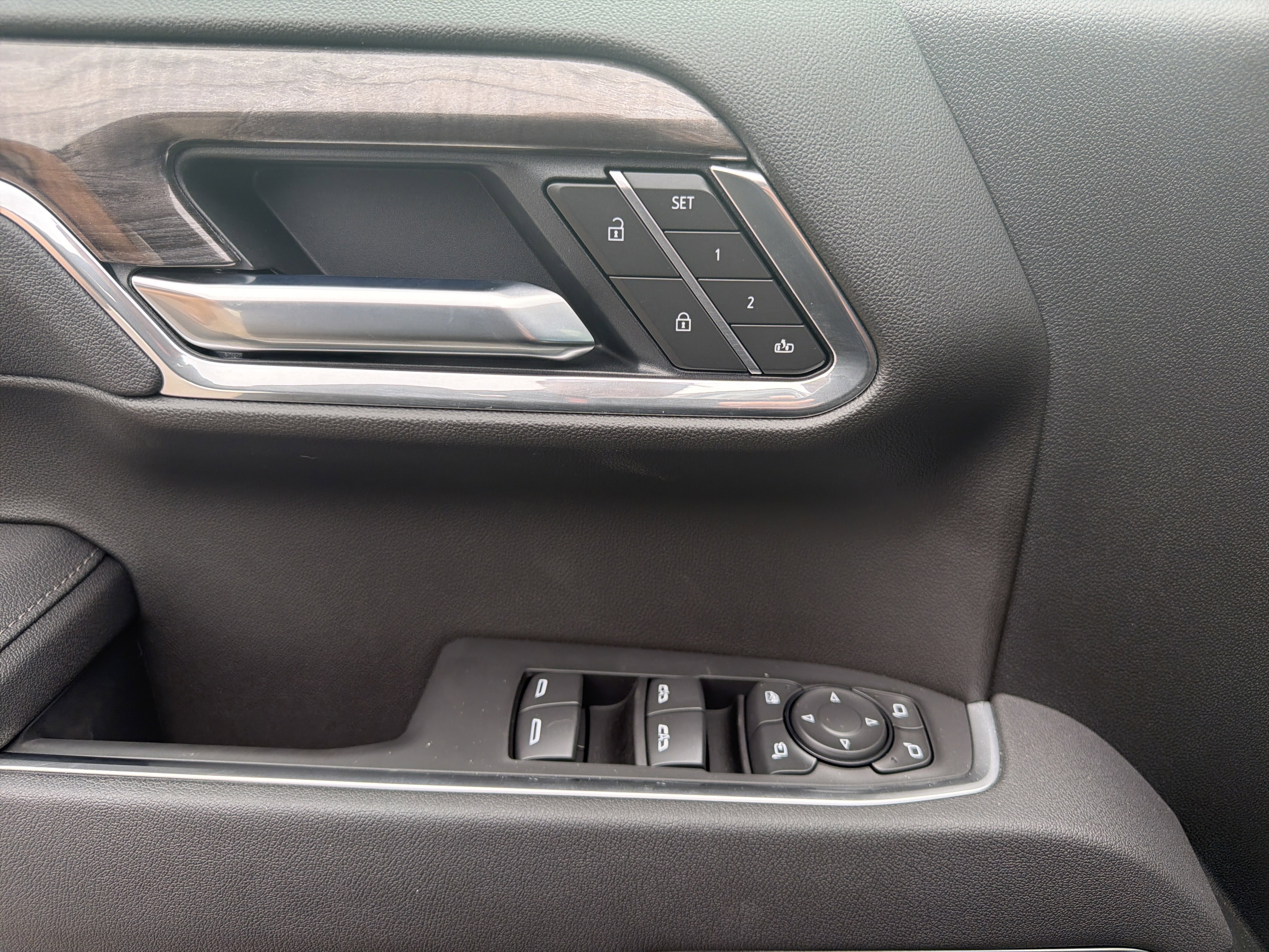 2026 Chevrolet Silverado 1500 LTZ - Photo 13