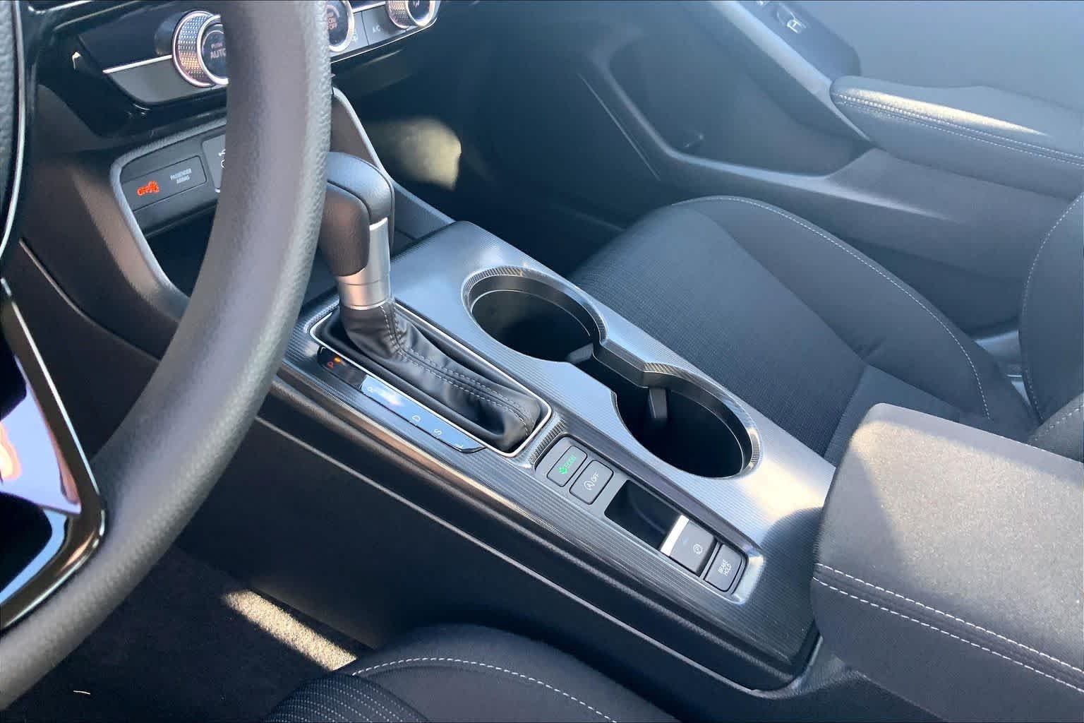 Used 2026 Platinum White Pearl Honda LX image 16