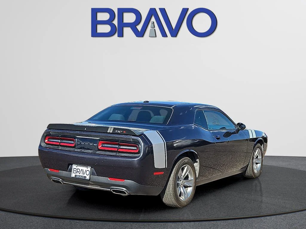 2018 Dodge Challenger SXT's photo