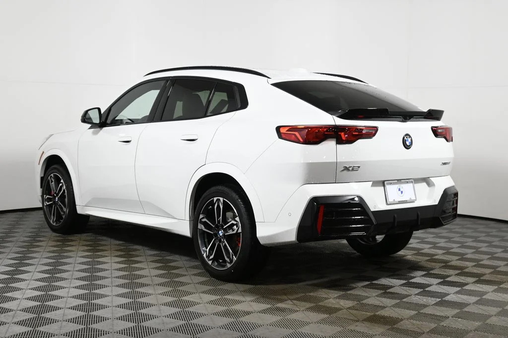Used 2026 White BMW xDrive28i image 5