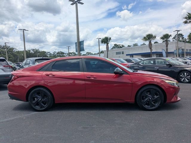 Used 2022 Red Hyundai SEL image 2