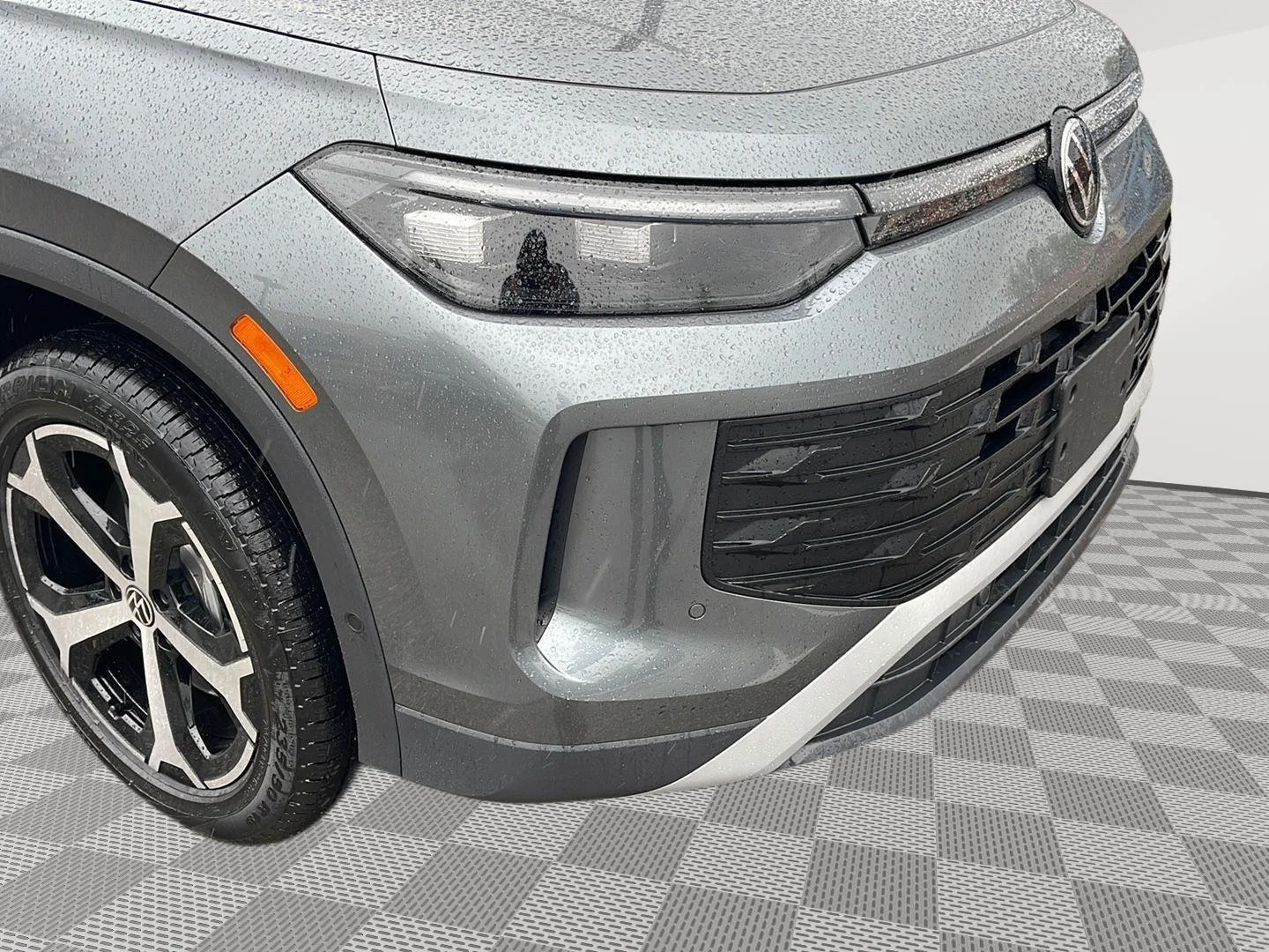 New 2026 Platinum Gray Metallic Volkswagen SE image 10