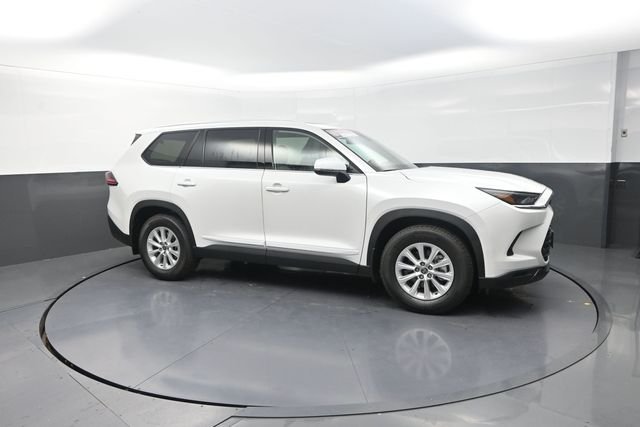 Used 2026 Beige Toyota XLE image 21