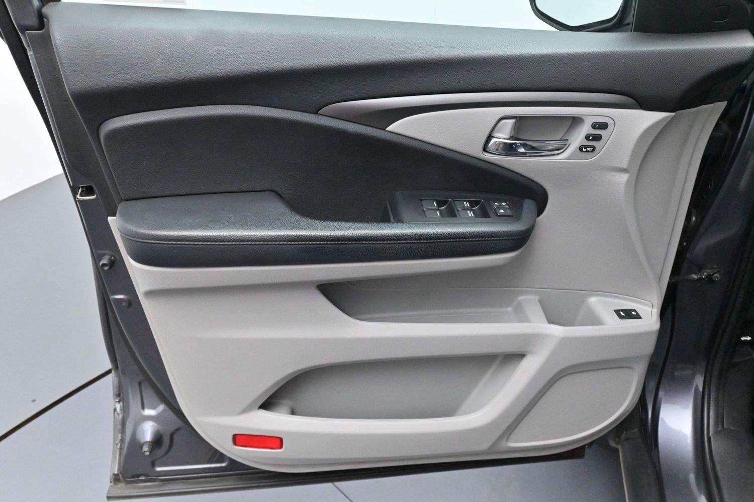 Used 2019 Modern Steel Metallic Honda EX-L image 12