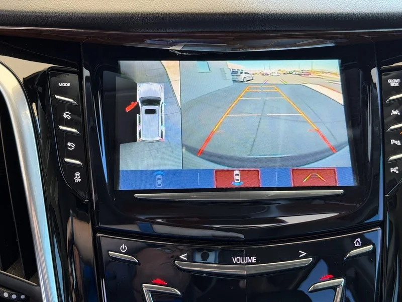Used 2020 RADIANT SILVER METALLIC Cadillac Luxury image 11