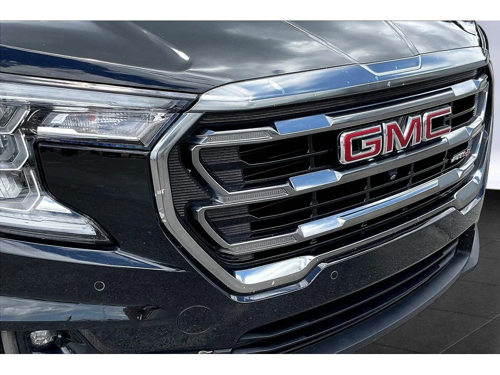 Used 2024 Ebony Twilight Metallic GMC AT4 image 20