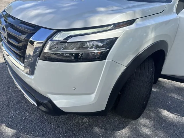 Used 2024 White Nissan SL image 35