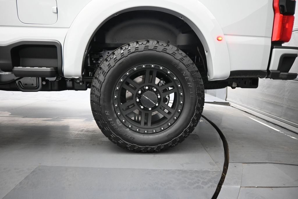 New 2026 Avalanche Ford Lariat image 22