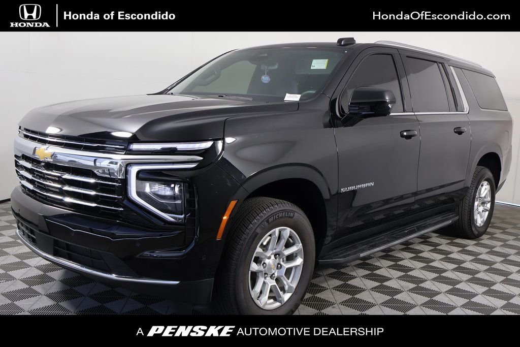 2025 Chevrolet Suburban LT 2WD's photo