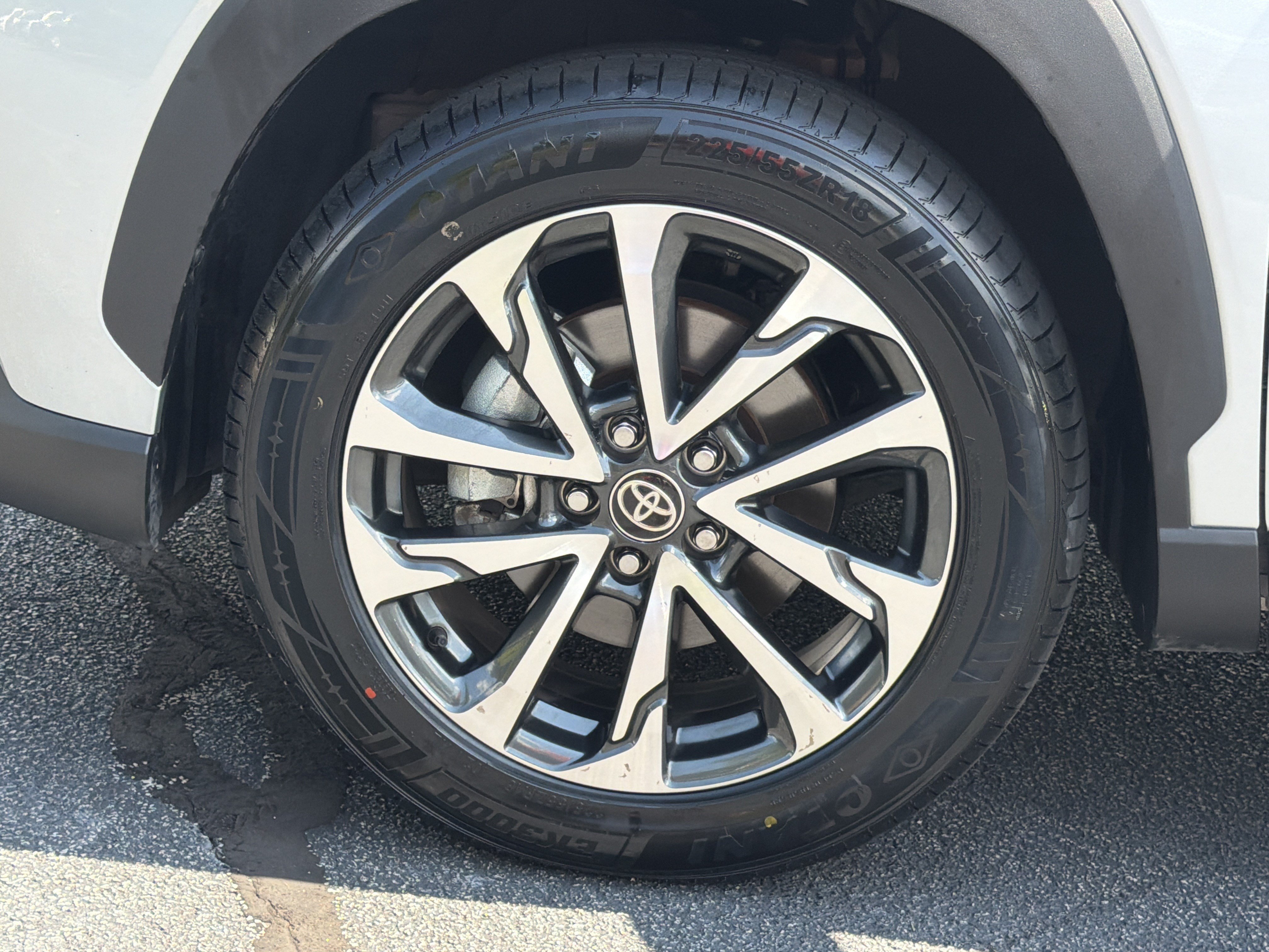 Used 2023 Silver Toyota XLE image 31