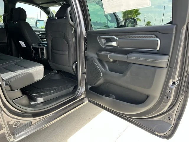 New 2026 Granite Crystal Metallic Clear-Coat Exterior Paint RAM Big Horn/Lone Star image 19