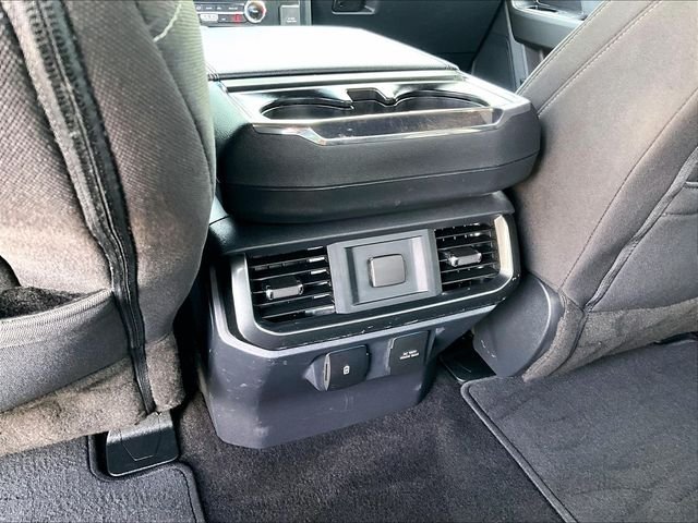 Used 2022 White Ford XLT image 29