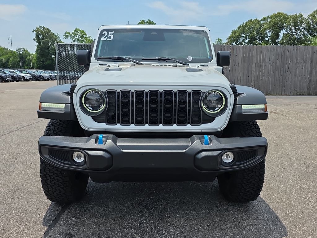 Used 2025 White/off-white Jeep Rubicon 4xe image 8