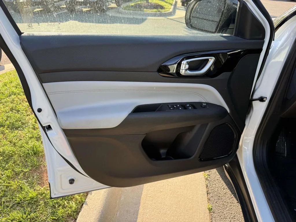 Used 2024 White Jeep Limited image 30