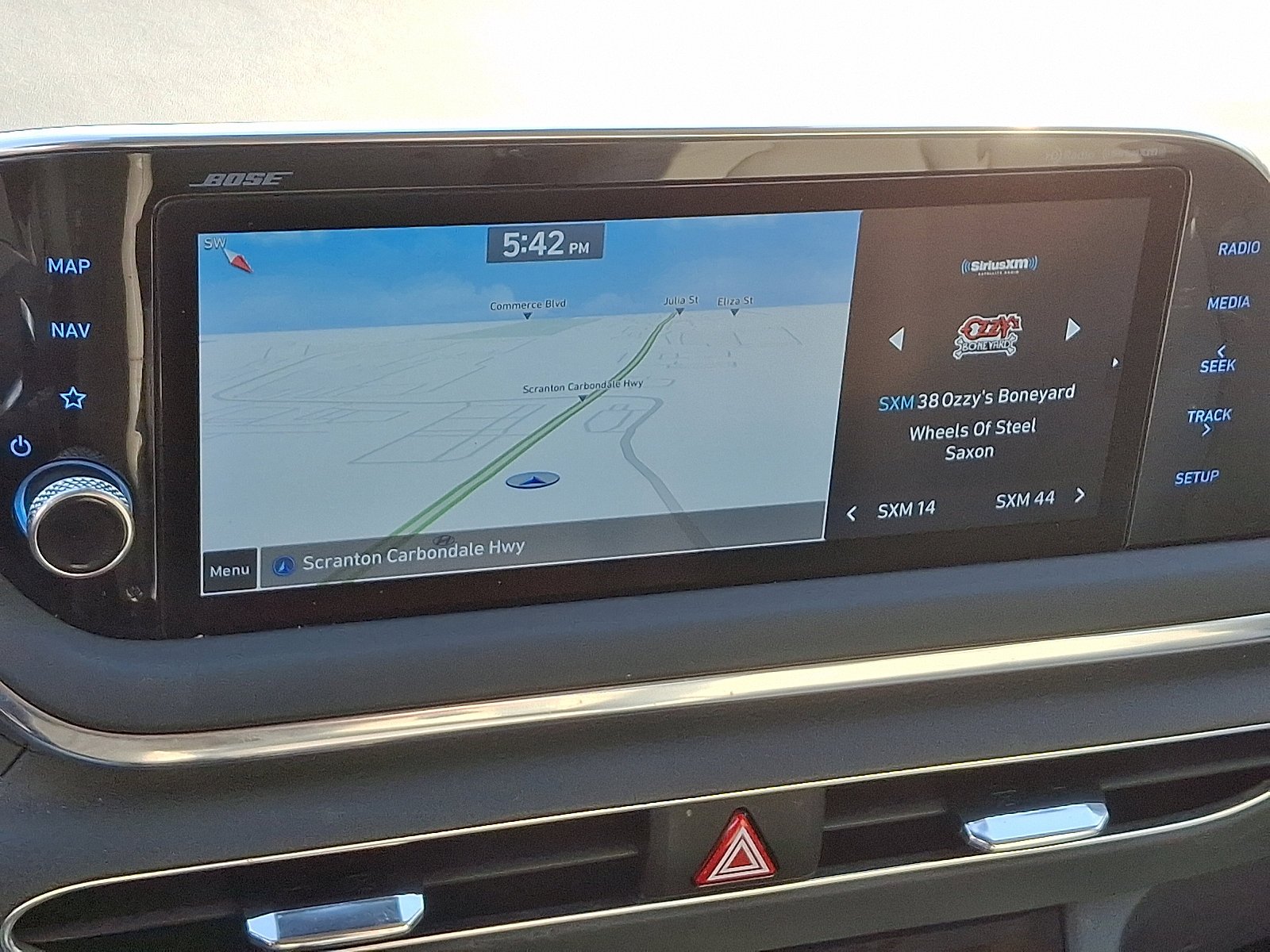 2022 Hyundai Sonata Hybrid Limited - Photo 17