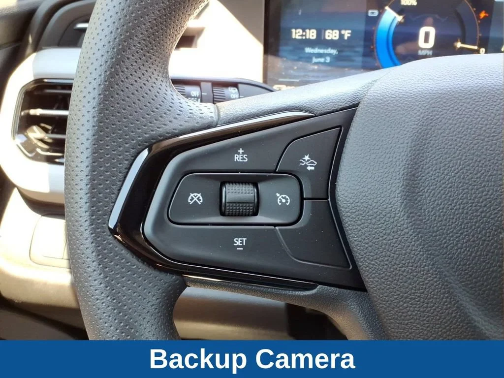 New 2027 Summit White Chevrolet LT image 12