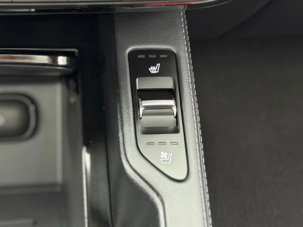 Used 2022 White Kia SX image 17