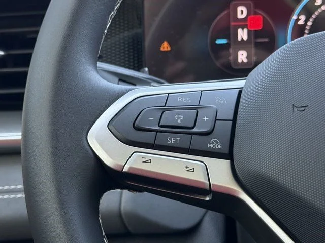 New 2026 Black Volkswagen 2.0T SE image 10