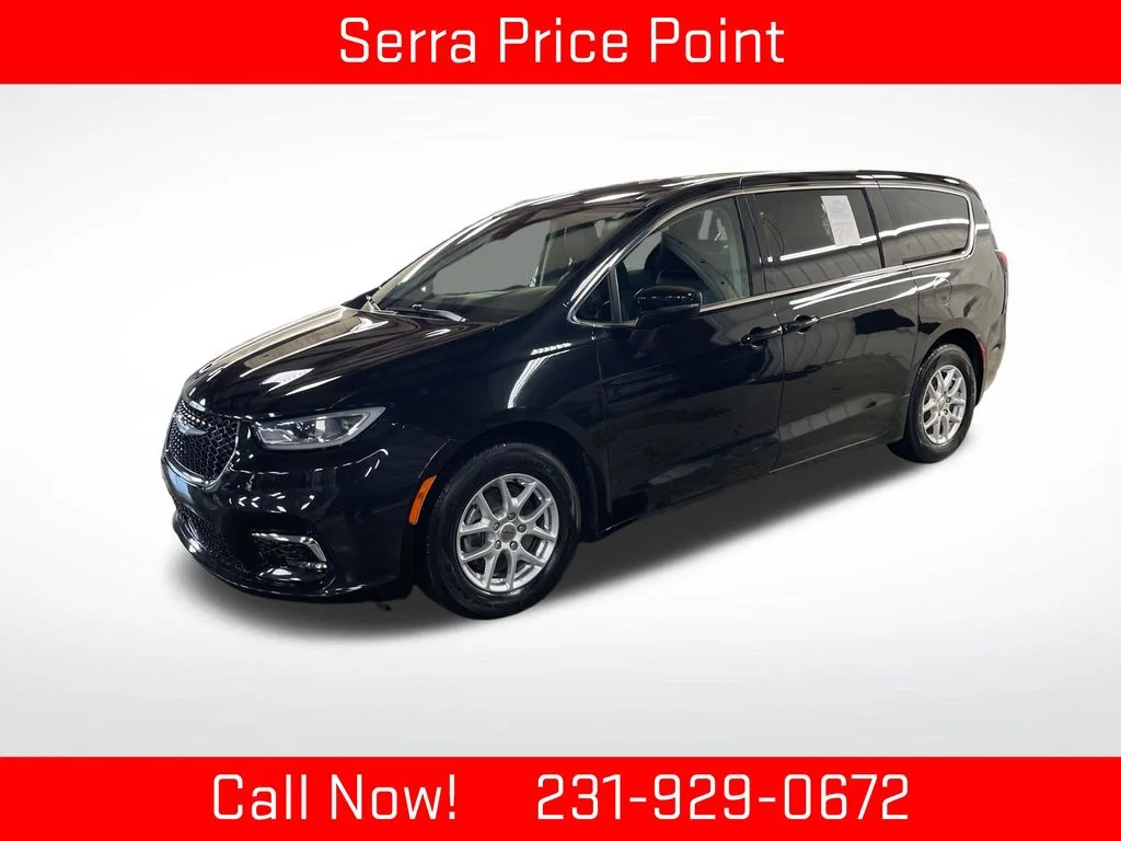 2023 Chrysler Pacifica's photo