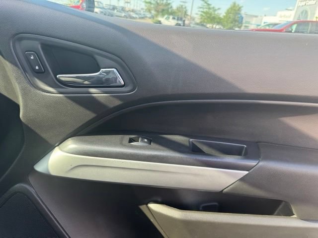 Used 2016 SILVER ICE METALLIC Chevrolet 4WD LT image 22
