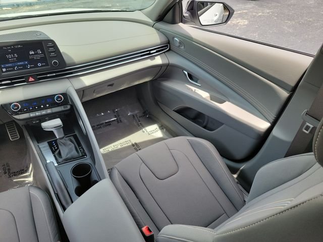 2026 Hyundai Elantra SEL Sport - Photo 14