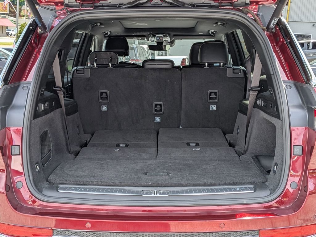 Used 2021 Red Jeep Overland image 8