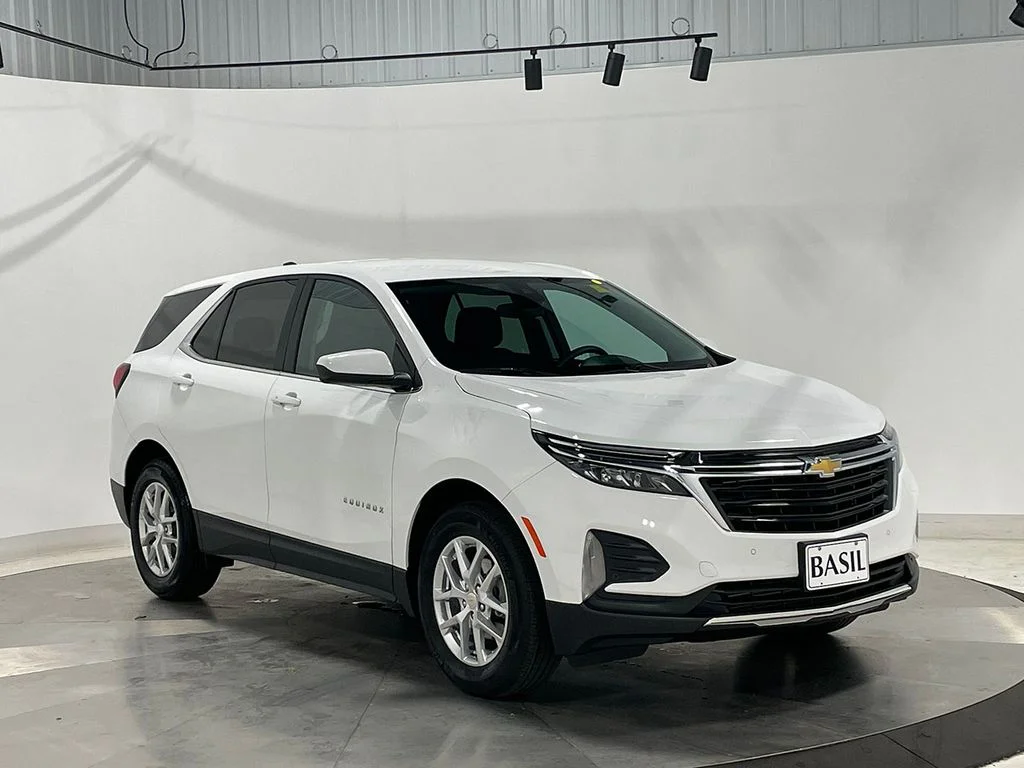 Used 2024 White Chevrolet LT image 41