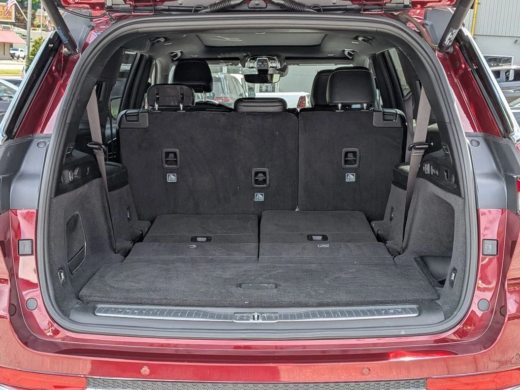 Used 2021 Red Jeep Overland image 8